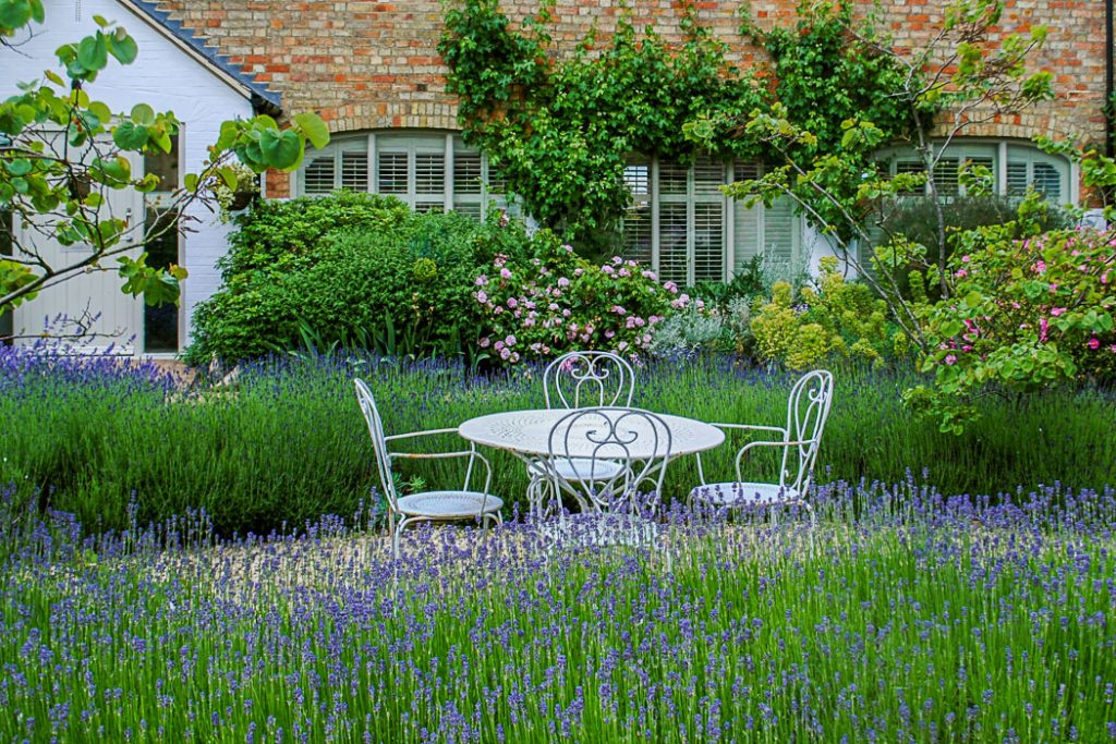 Garden designers in Oxfordshire